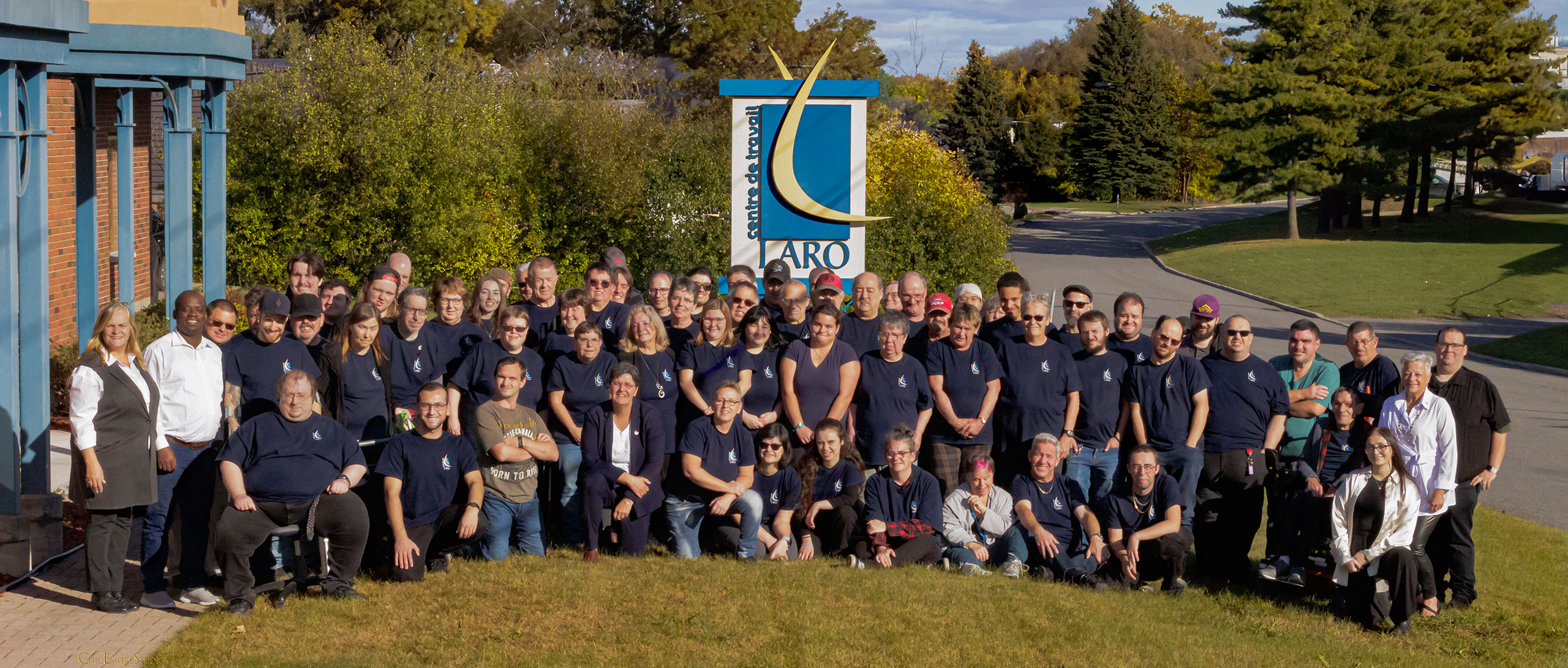 photo-groupe-2025-centre-de-travail-laro photo-groupe-2025-centre-de-travail-laro